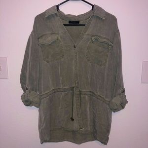Women’s green/gray button-up blouse